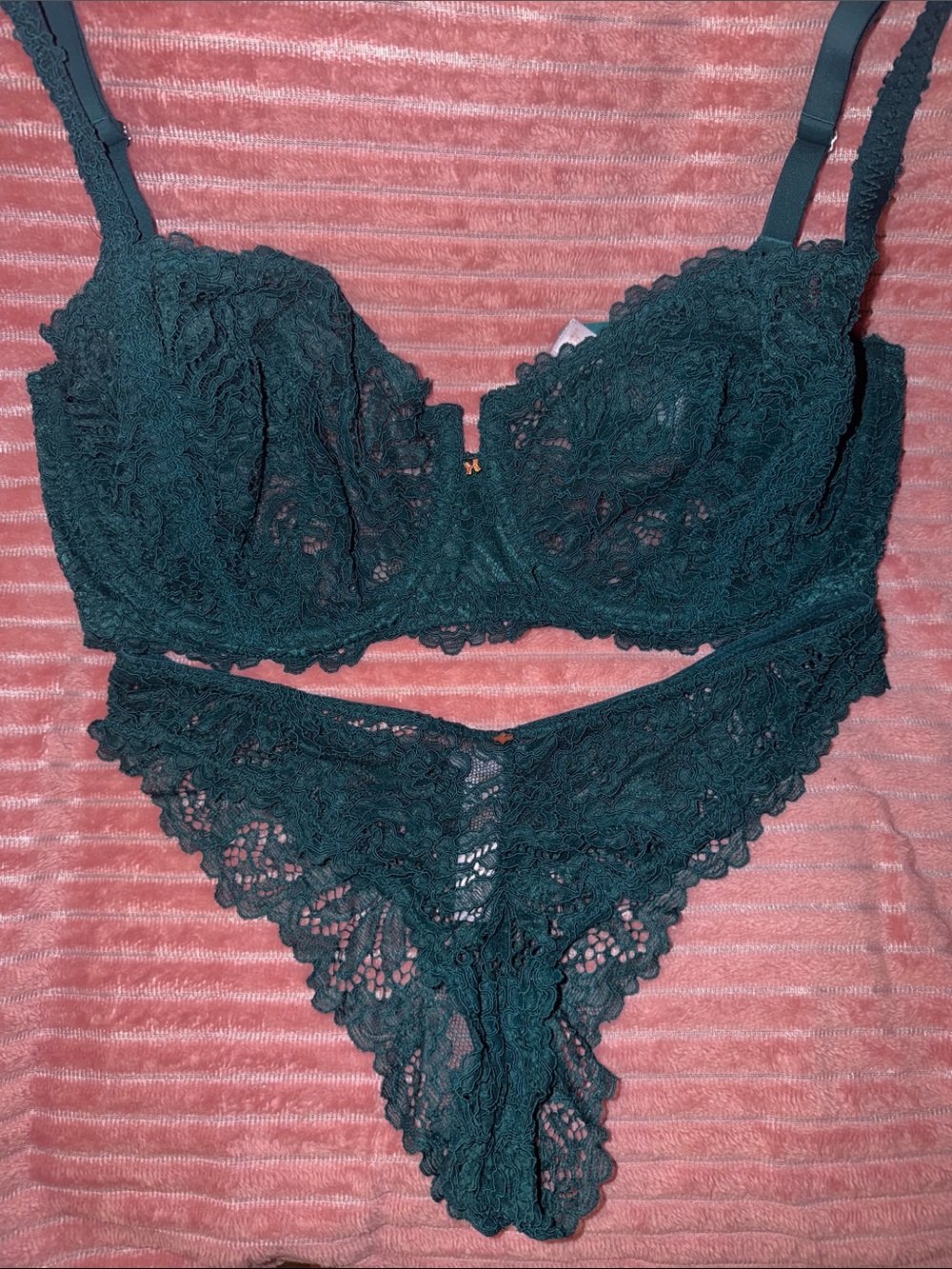 Savage X Fenty Emerald Lace Balconette Bra & Lace Bikini